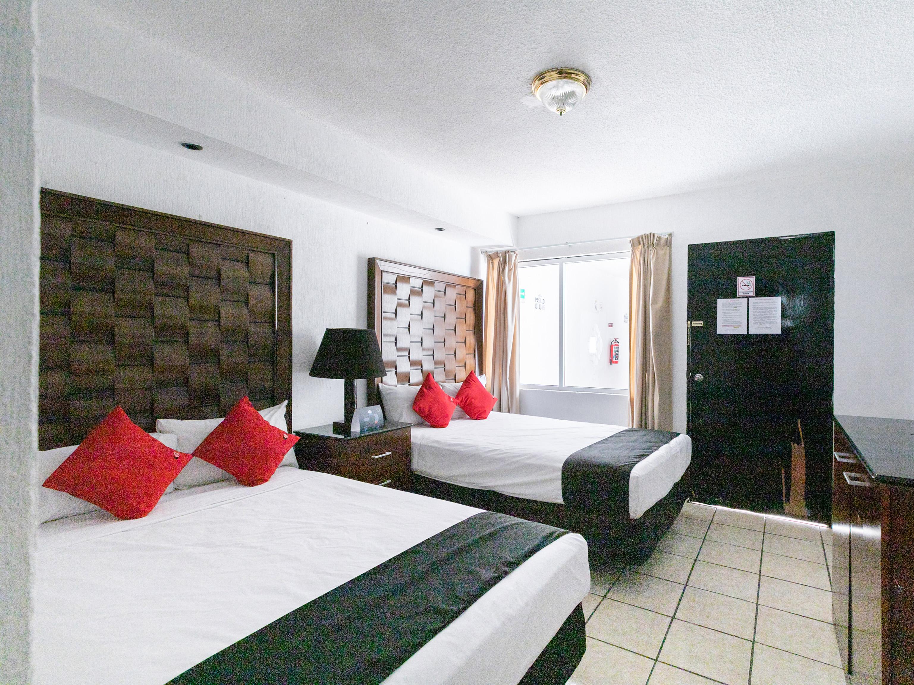 Capital O Zona Dorada Inn, Mazatlán Exterior foto
